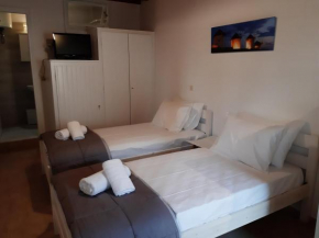 Alice's House, Mýkonos City